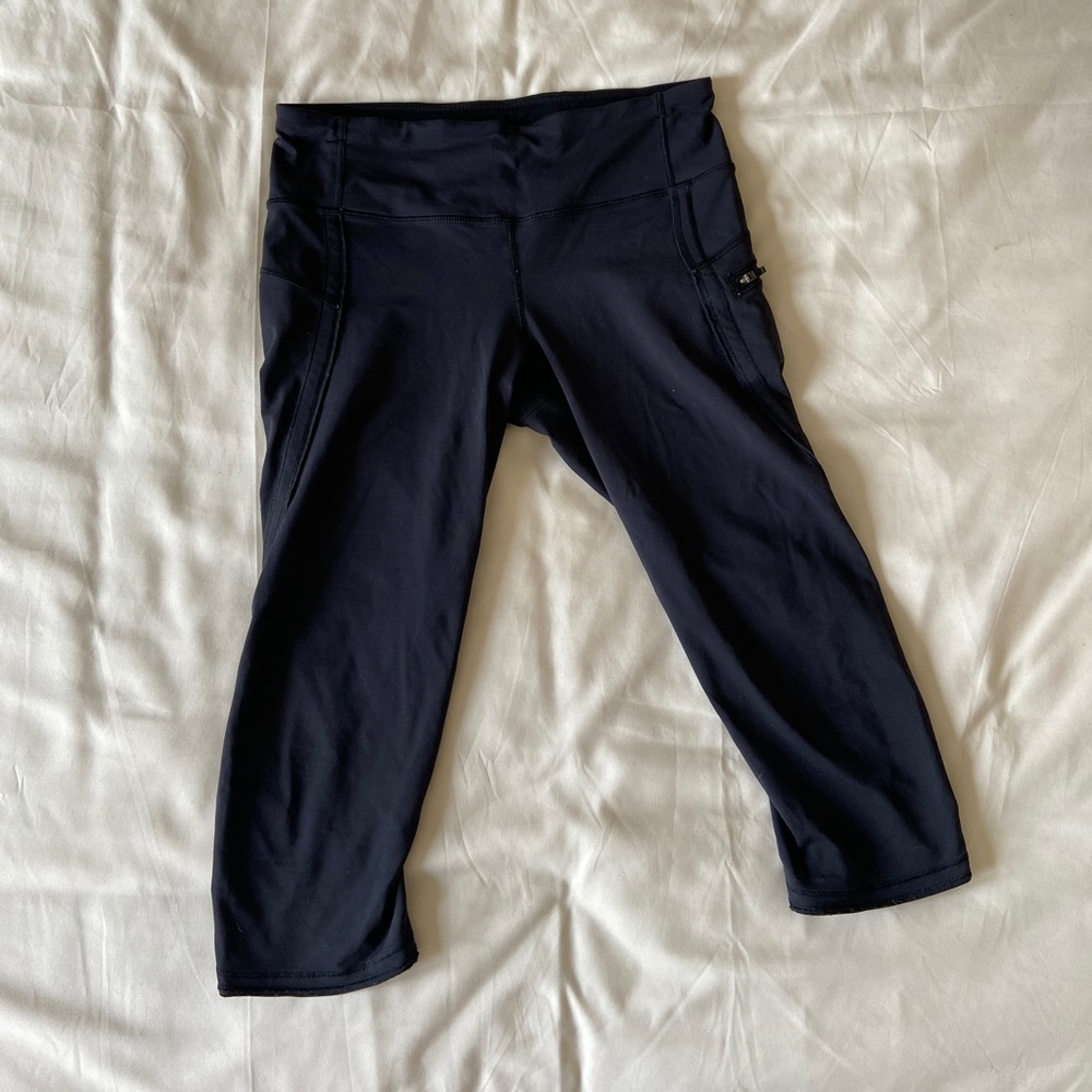 Lululemon Run Top Speed Crop Size 6 - image 2